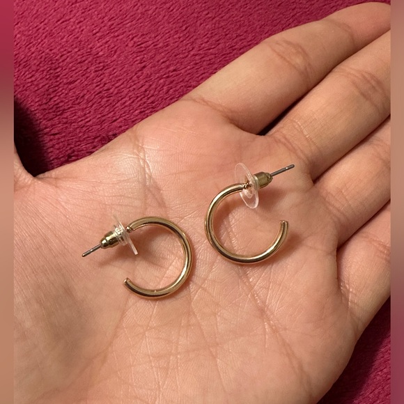 2 pair Gold Trendy Francesca's Earrings - Picture 2 of 6